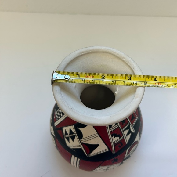 Red and Black Geometric Ceramic Art Vase/ hand made/ not signed/ no chips - Picture 4 of 6